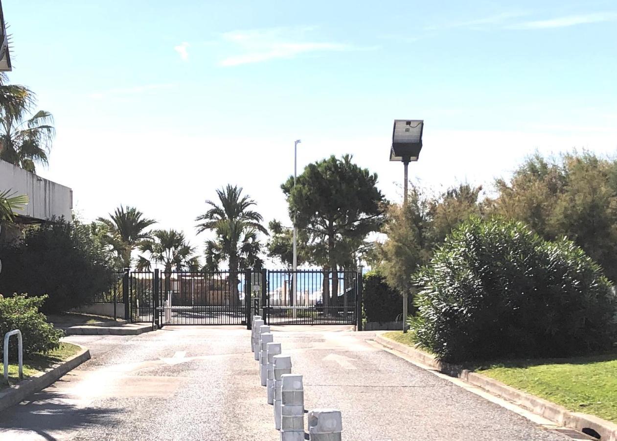 Vacances Paradisiaques, Plage Cannes Boccacabana, Studio Bagian luar foto